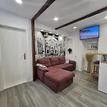 Palace Apartment *